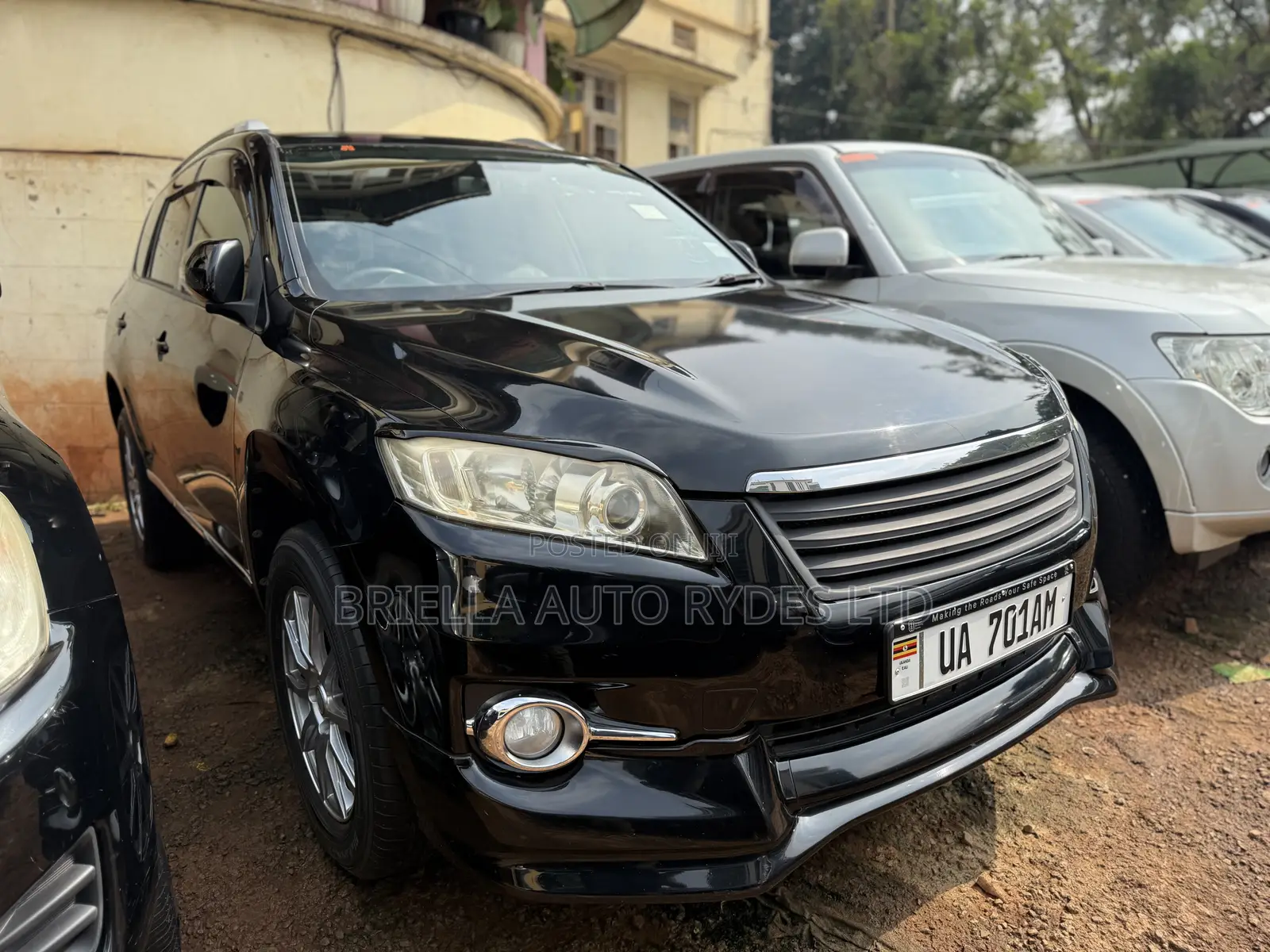 Toyota Vanguard 2011 Black