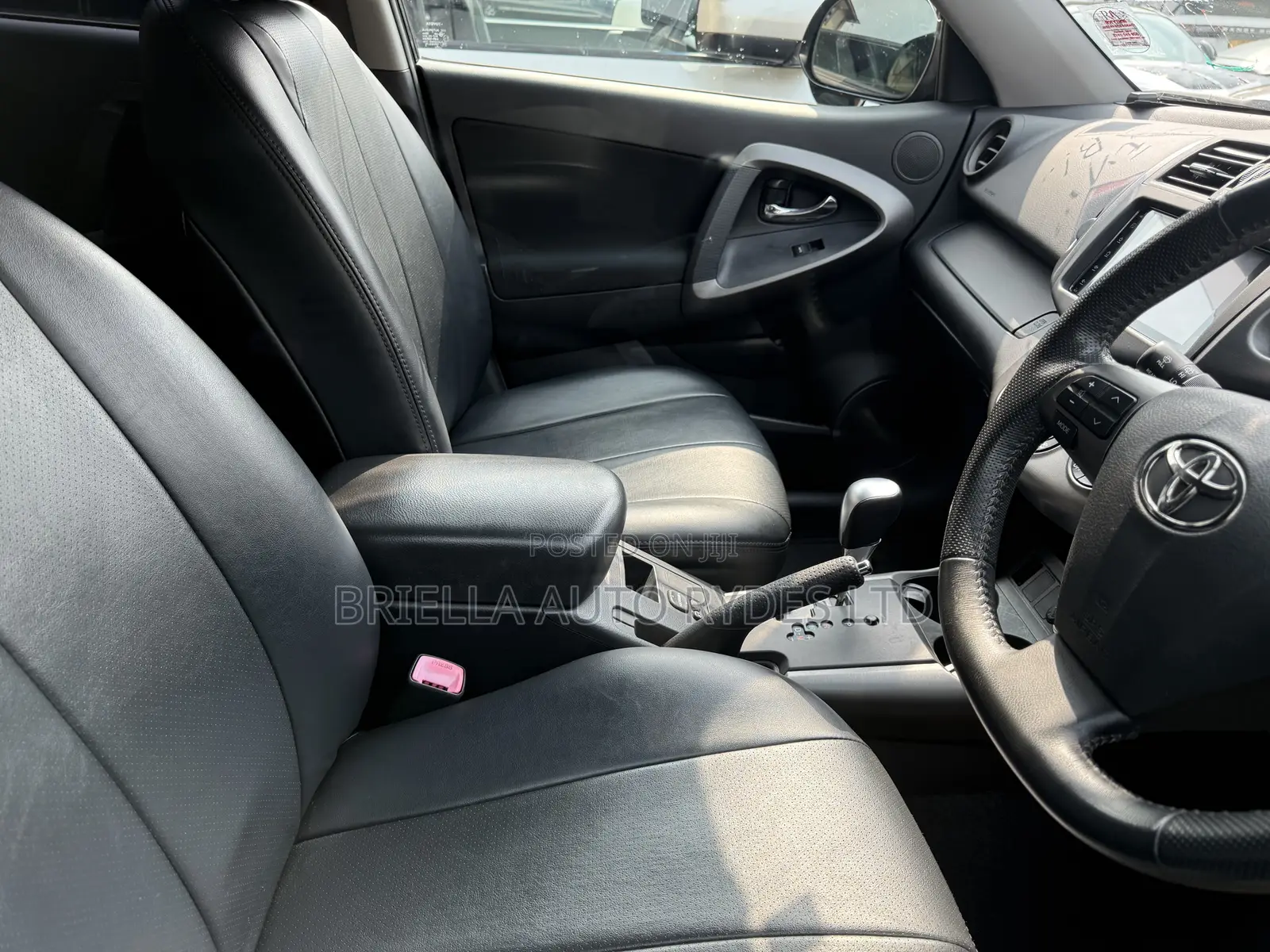Toyota Vanguard 2011 Black