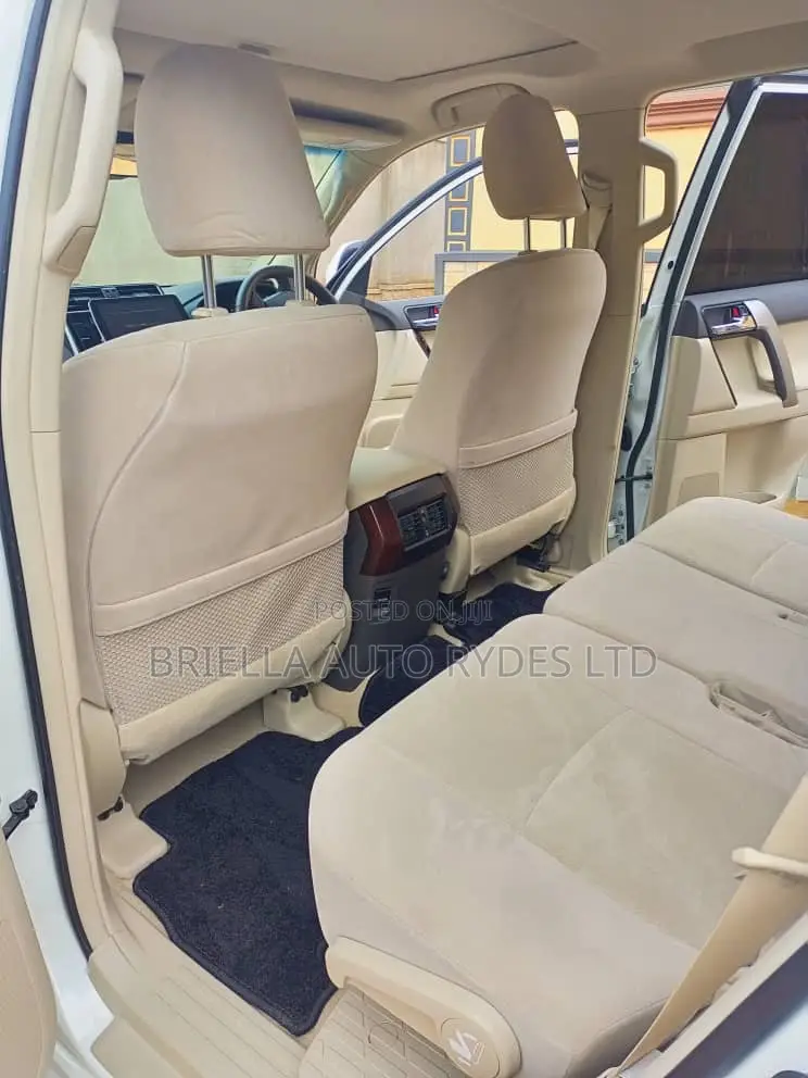 Toyota Land Cruiser Prado 2018 White