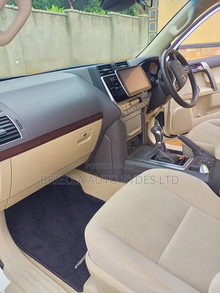 Toyota Land Cruiser Prado 2018 White