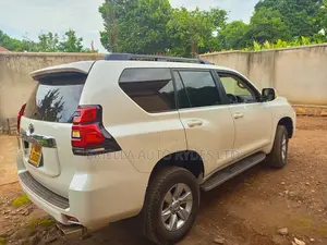 Toyota Land Cruiser Prado 2018 White