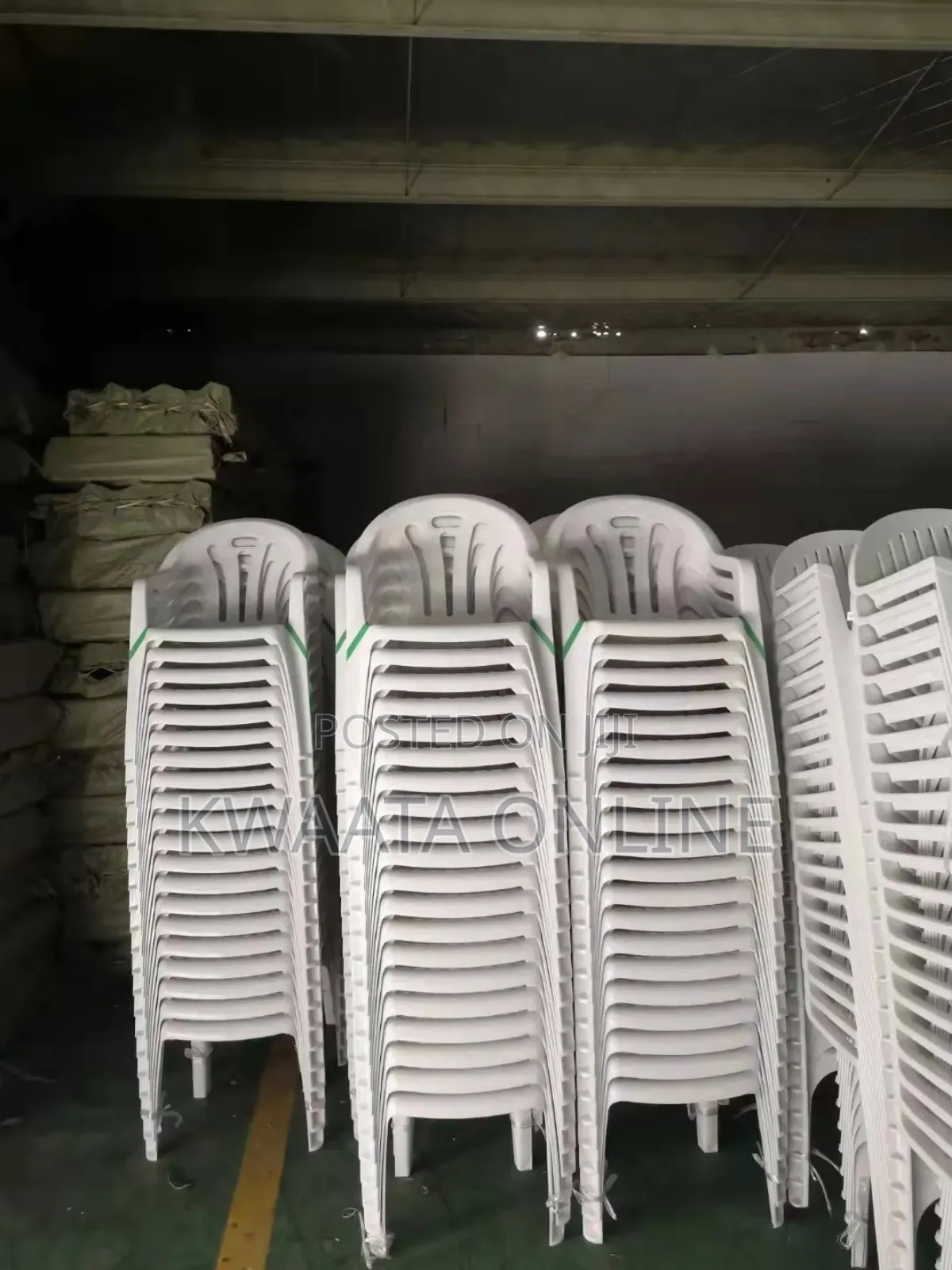1piece Stackable Plastic Multifunctional Chairs- With Arms