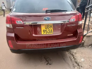 Subaru Outback 2010 Red
