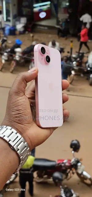 Apple iPhone 15 256 GB Pink