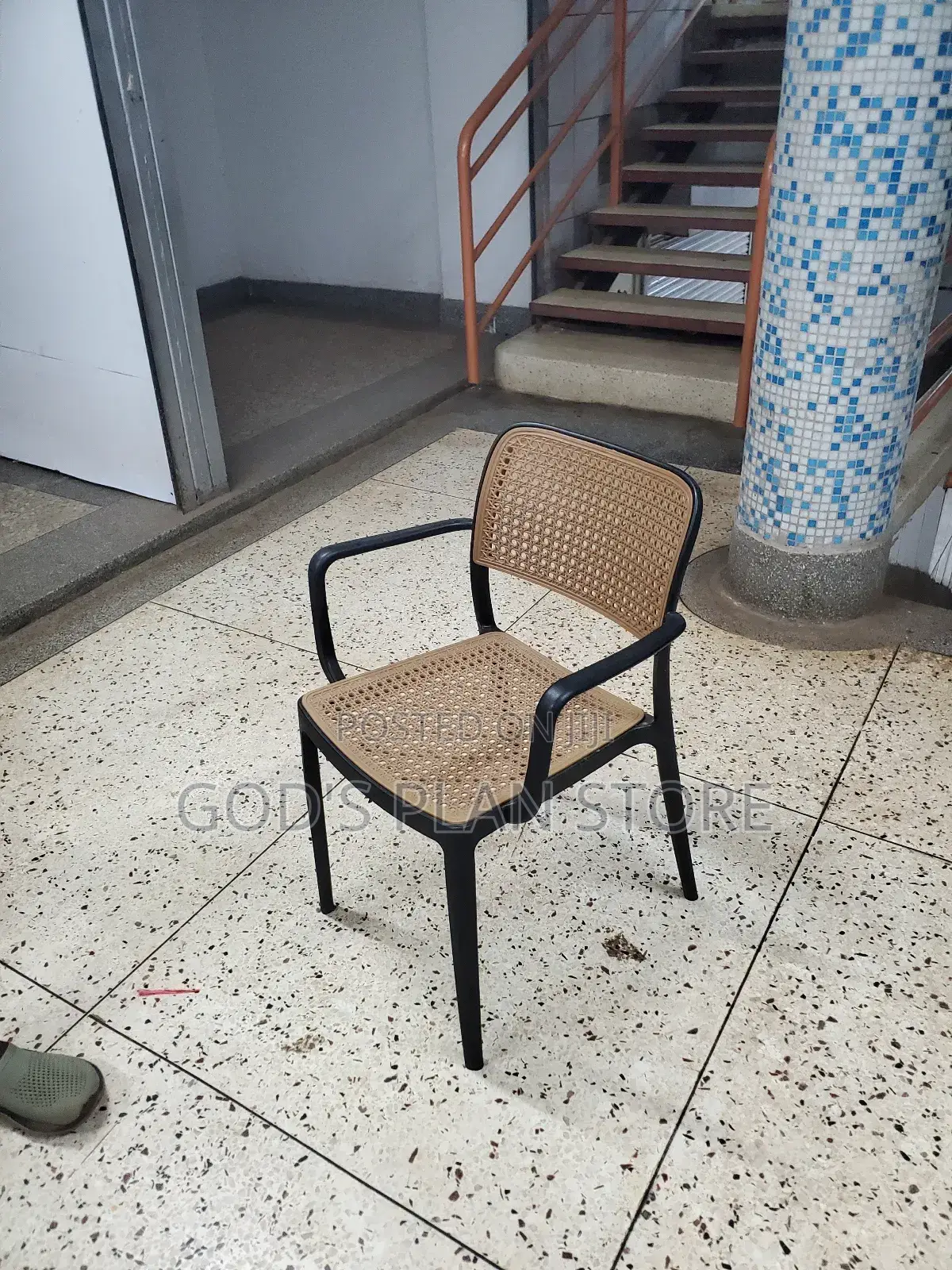 Yz2308 Restaurant and Bar Plastic Chairs