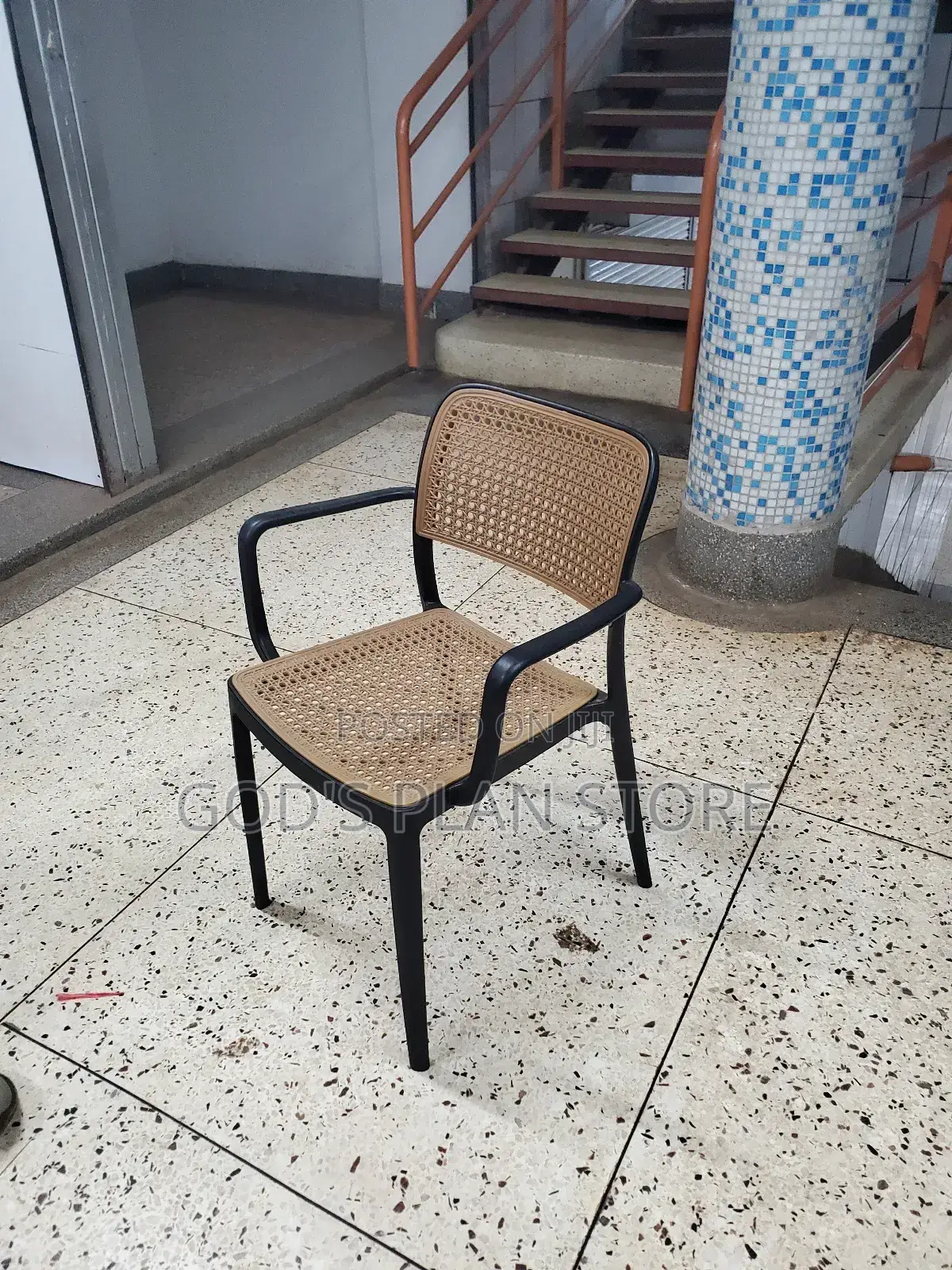 Yz2308 Restaurant and Bar Plastic Chairs
