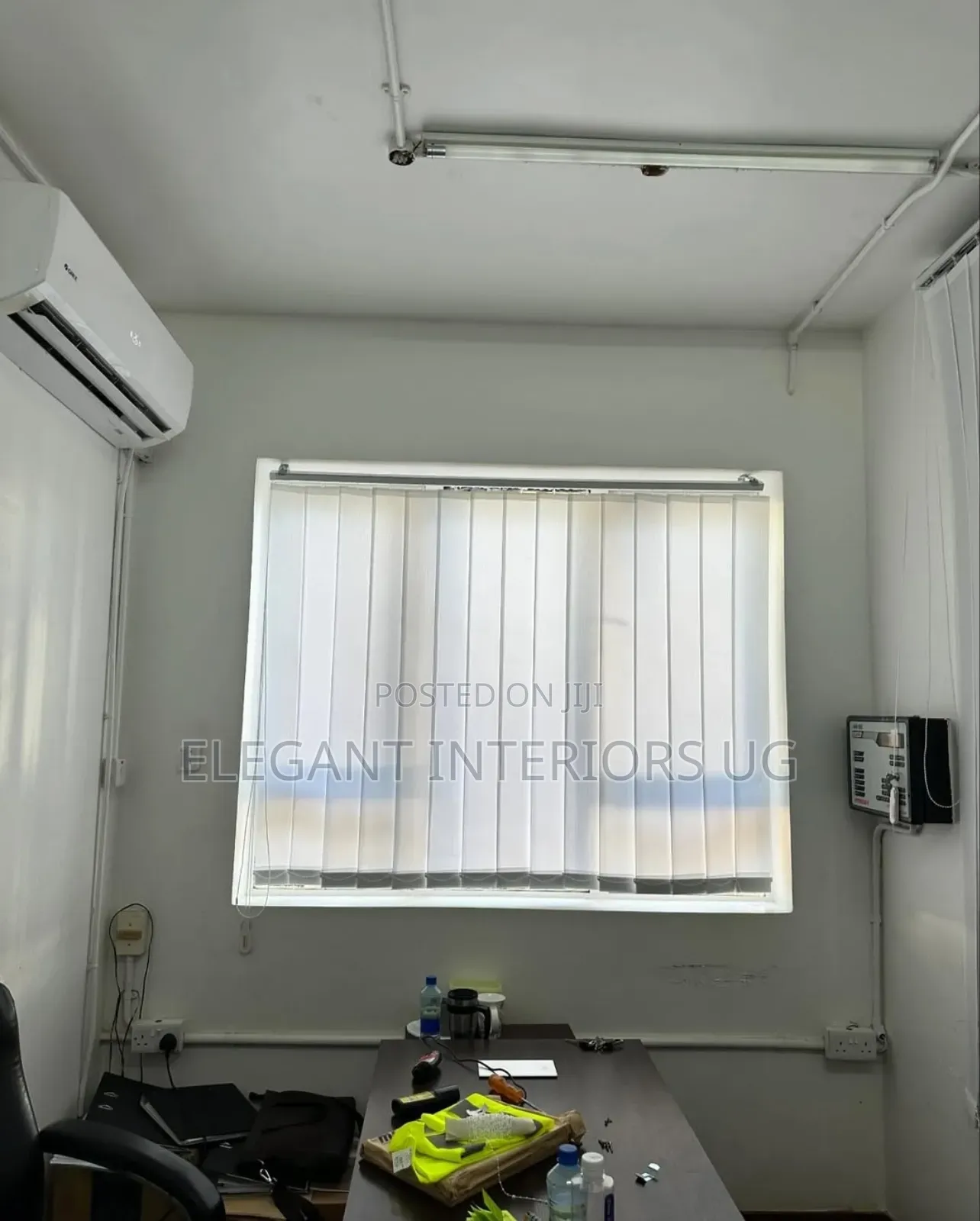 Office Window Blinds in First Class Available in Stock Per Square Mete