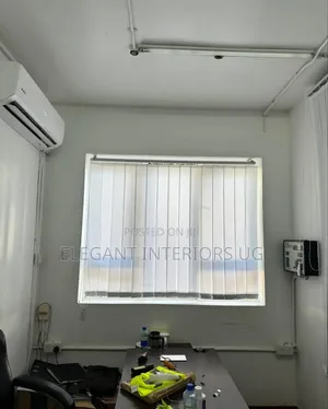 Office Window Blinds in First Class Available in Stock Per Square Mete