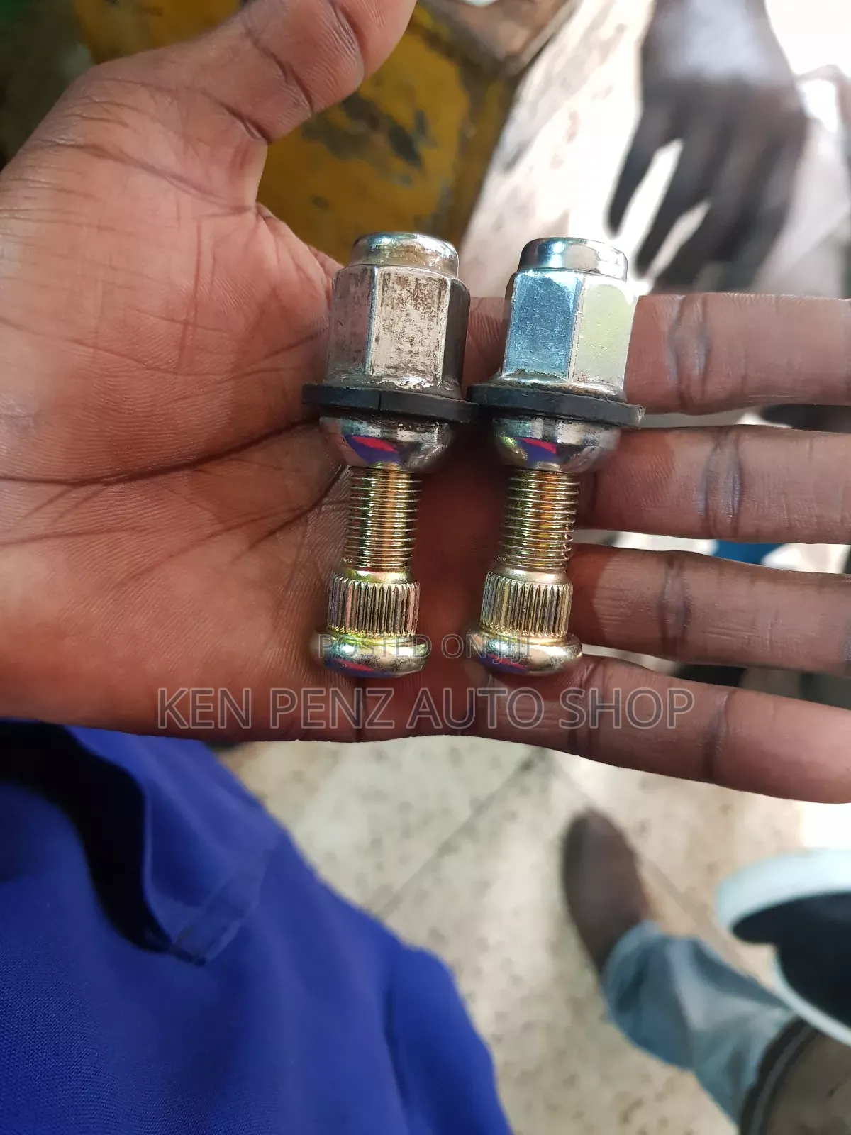 Noah Ordinary Hub Studs
