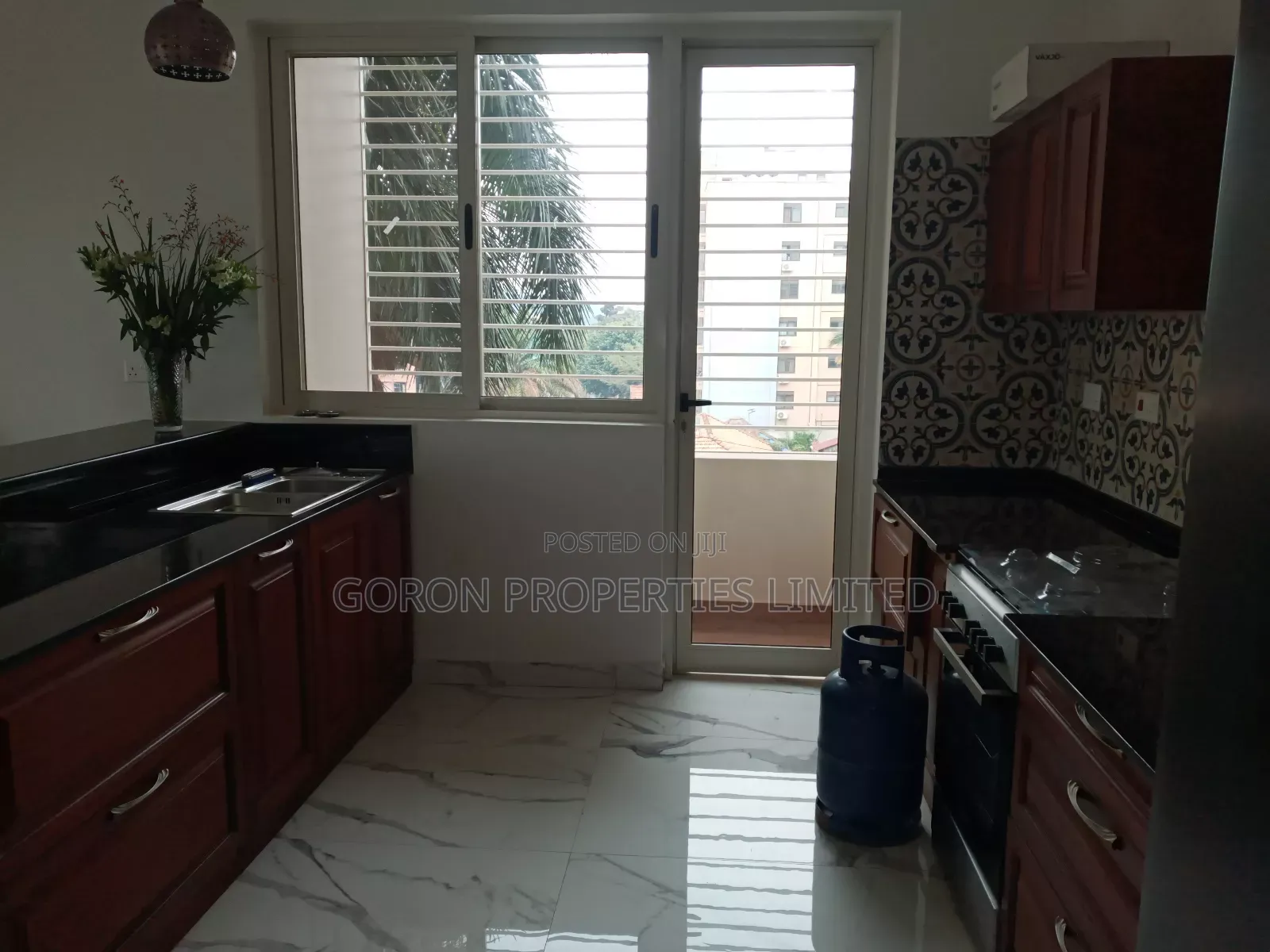 Furnished 3bdrm Apartment in Kanjokya Street, Central Division for rent