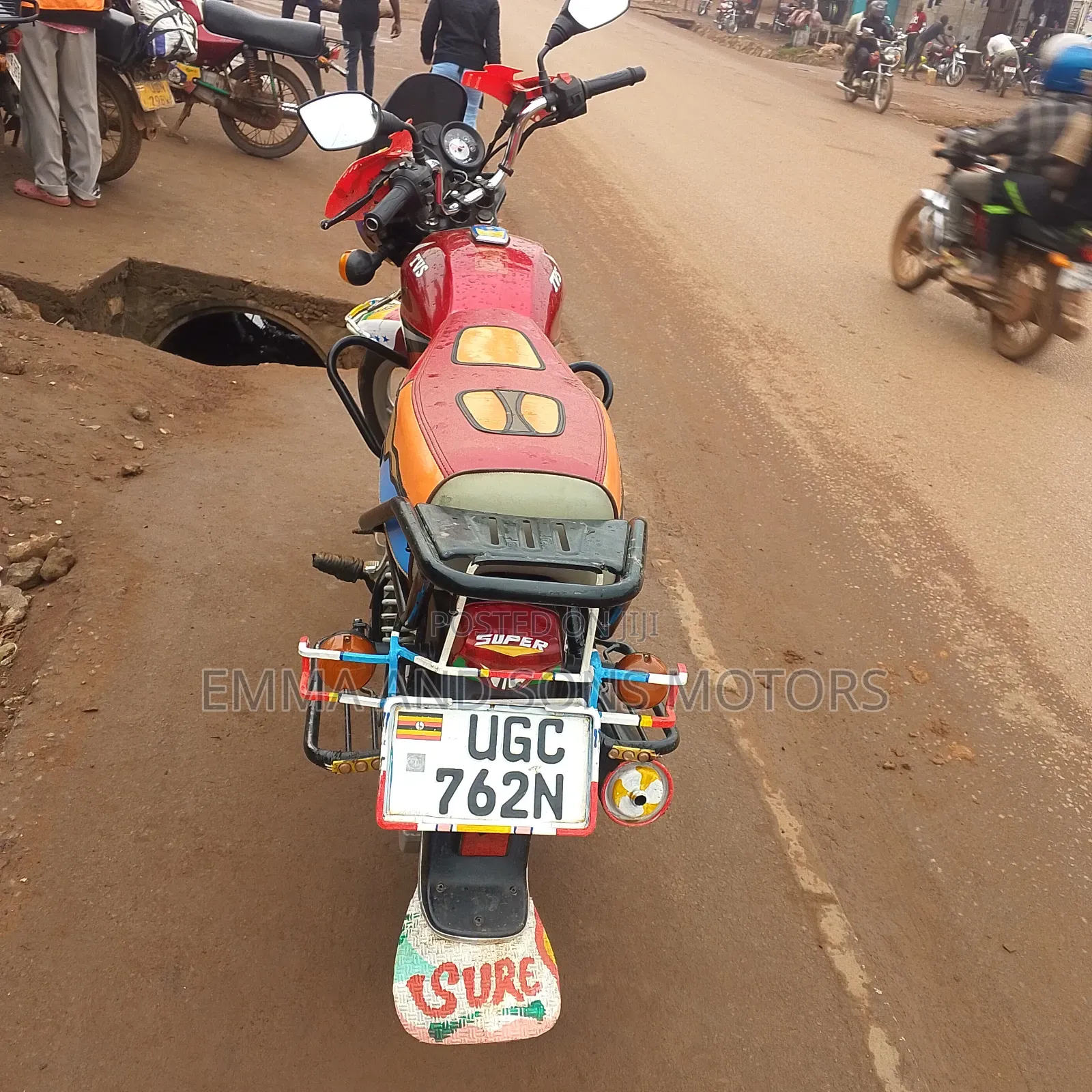 TVS HLX 125 2024 Red