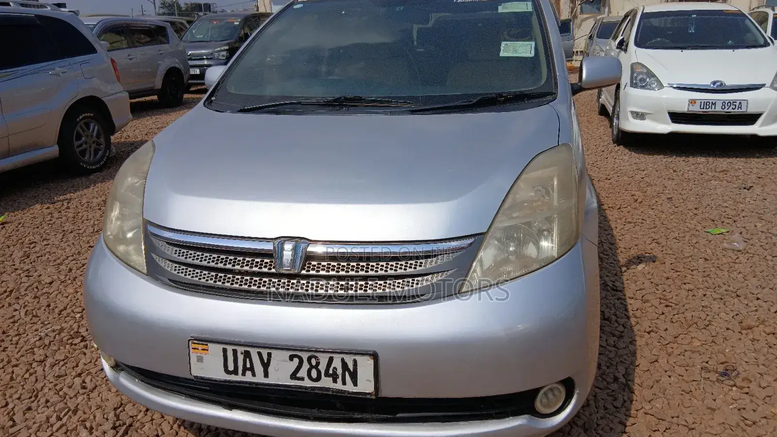 Toyota ISIS 2008 Silver