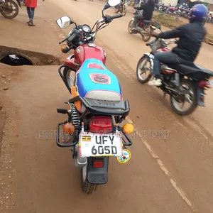 TVS HLX 125 2023 Red