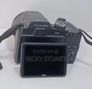 Nikon Coolpix B500 Digital Camera With 40x Optical Zoom Wifi and Hdmi