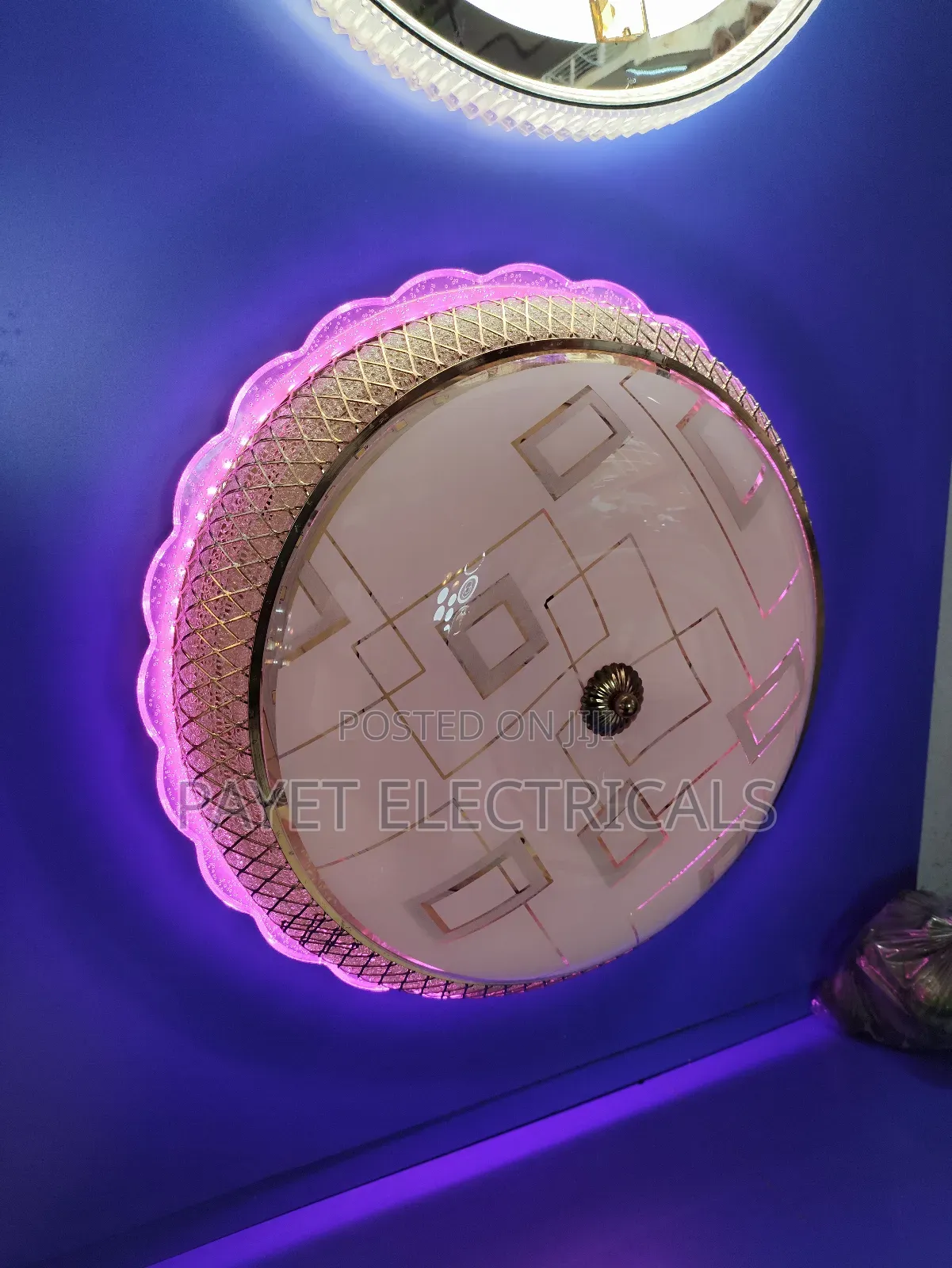 Large Size Ceiling Fitting Light That Changes Colours