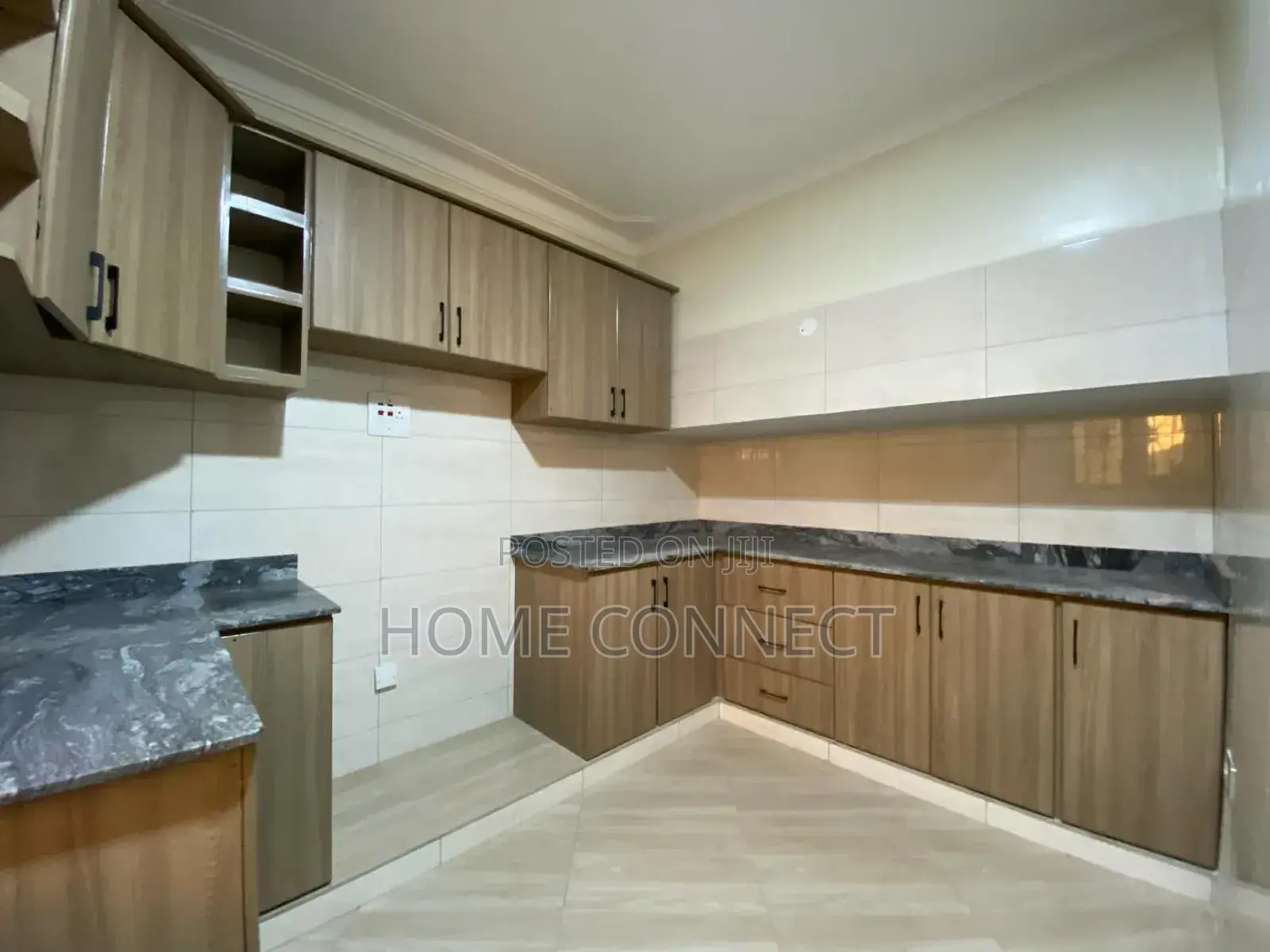 4bdrm Duplex in Muyenga, Central Division for rent
