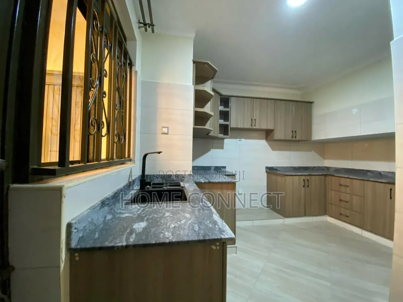4bdrm Duplex in Muyenga, Central Division for rent