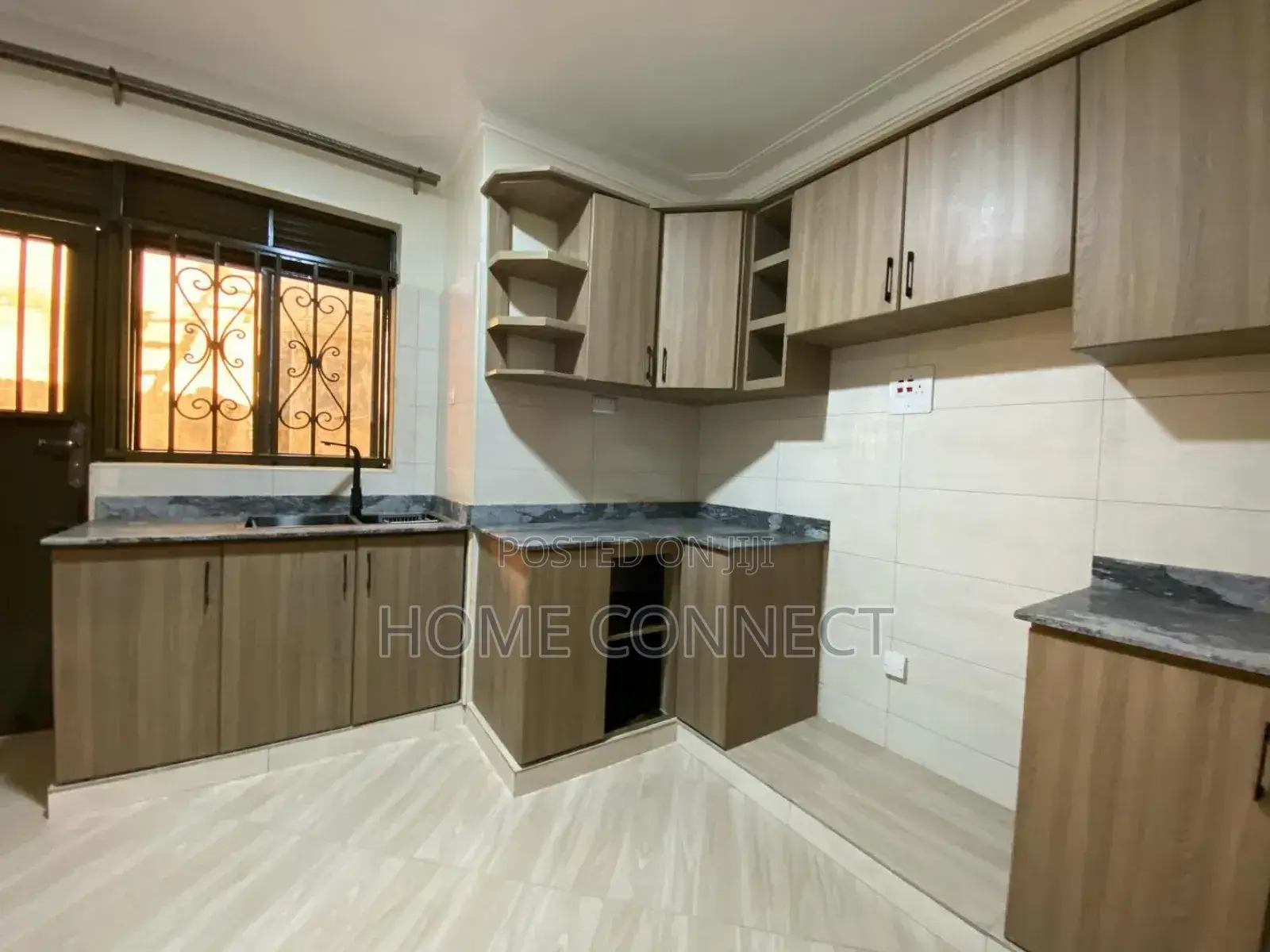 4bdrm Duplex in Muyenga, Central Division for rent