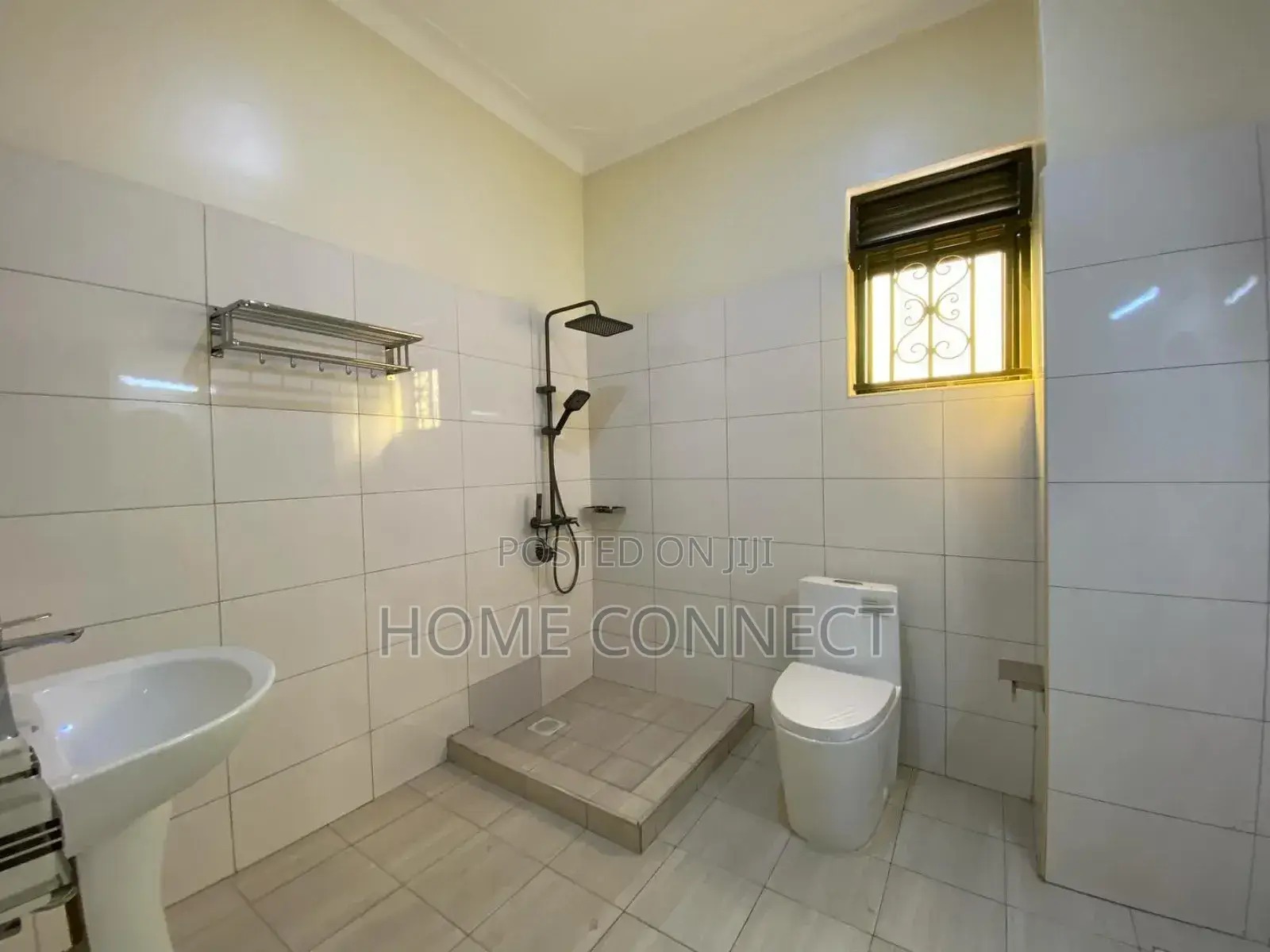 4bdrm Duplex in Muyenga, Central Division for rent