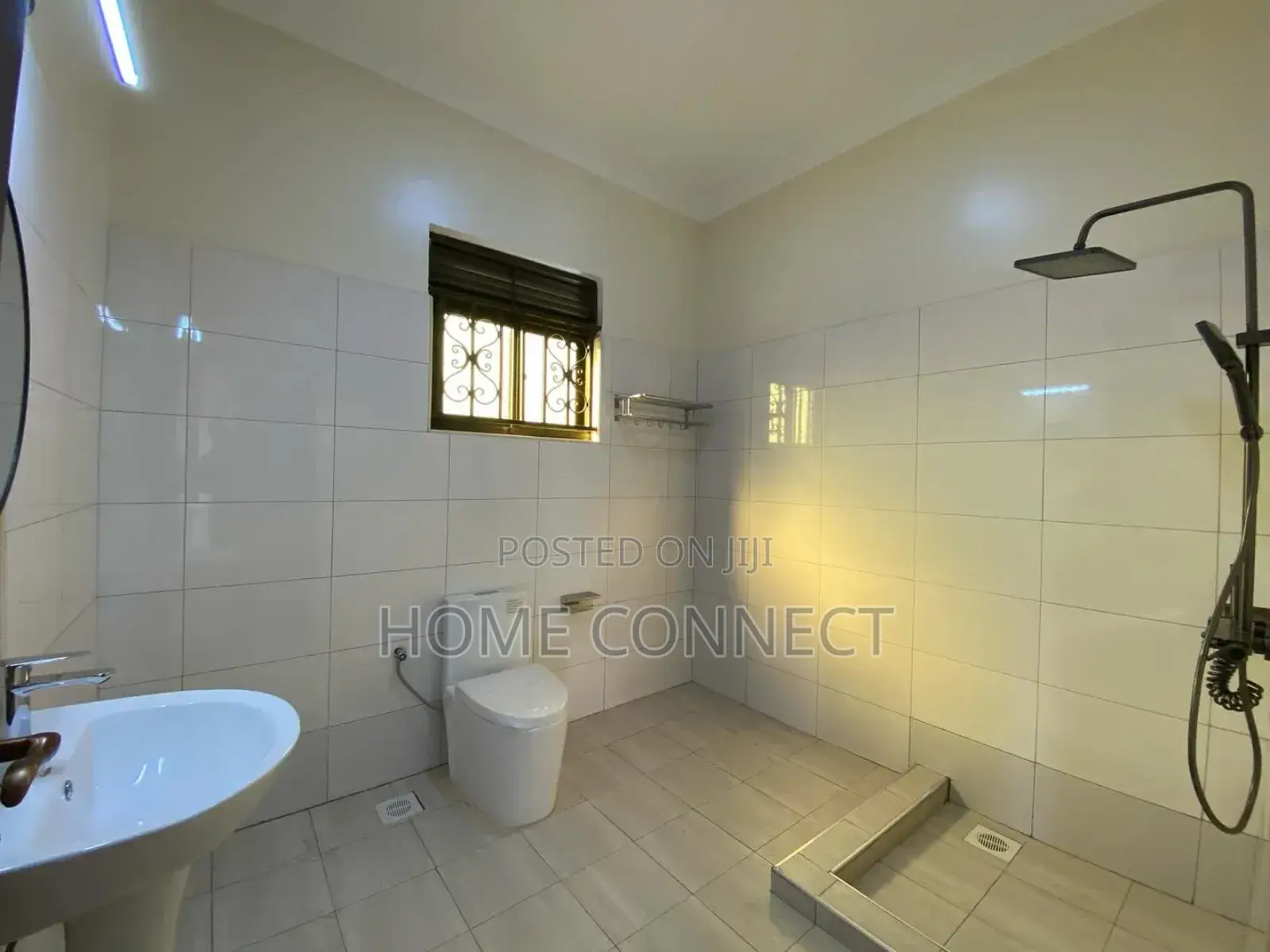 4bdrm Duplex in Muyenga, Central Division for rent