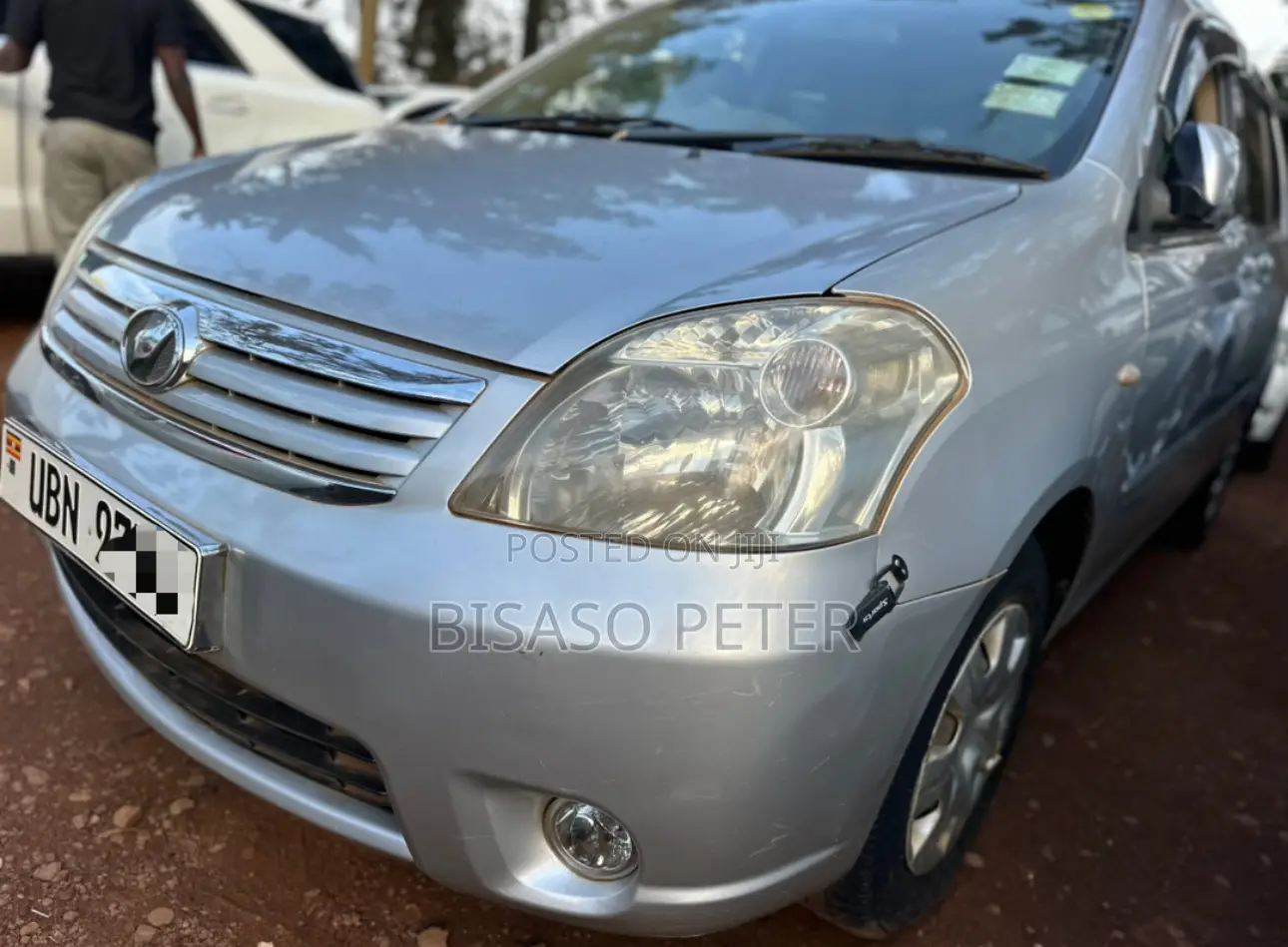 Toyota Raum 1.5 AWD 2011 Silver