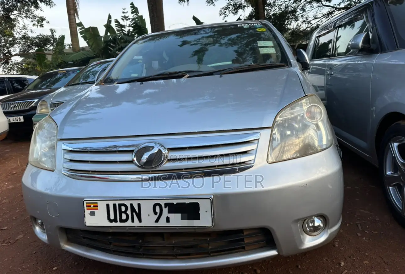 Toyota Raum 1.5 AWD 2011 Silver