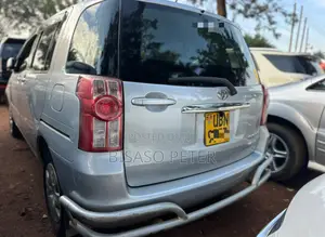 Toyota Raum 1.5 AWD 2011 Silver