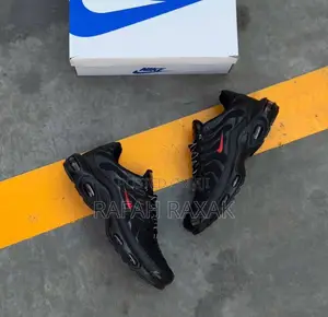 Nike Air Max Plus Tn Black/Red Sneakers