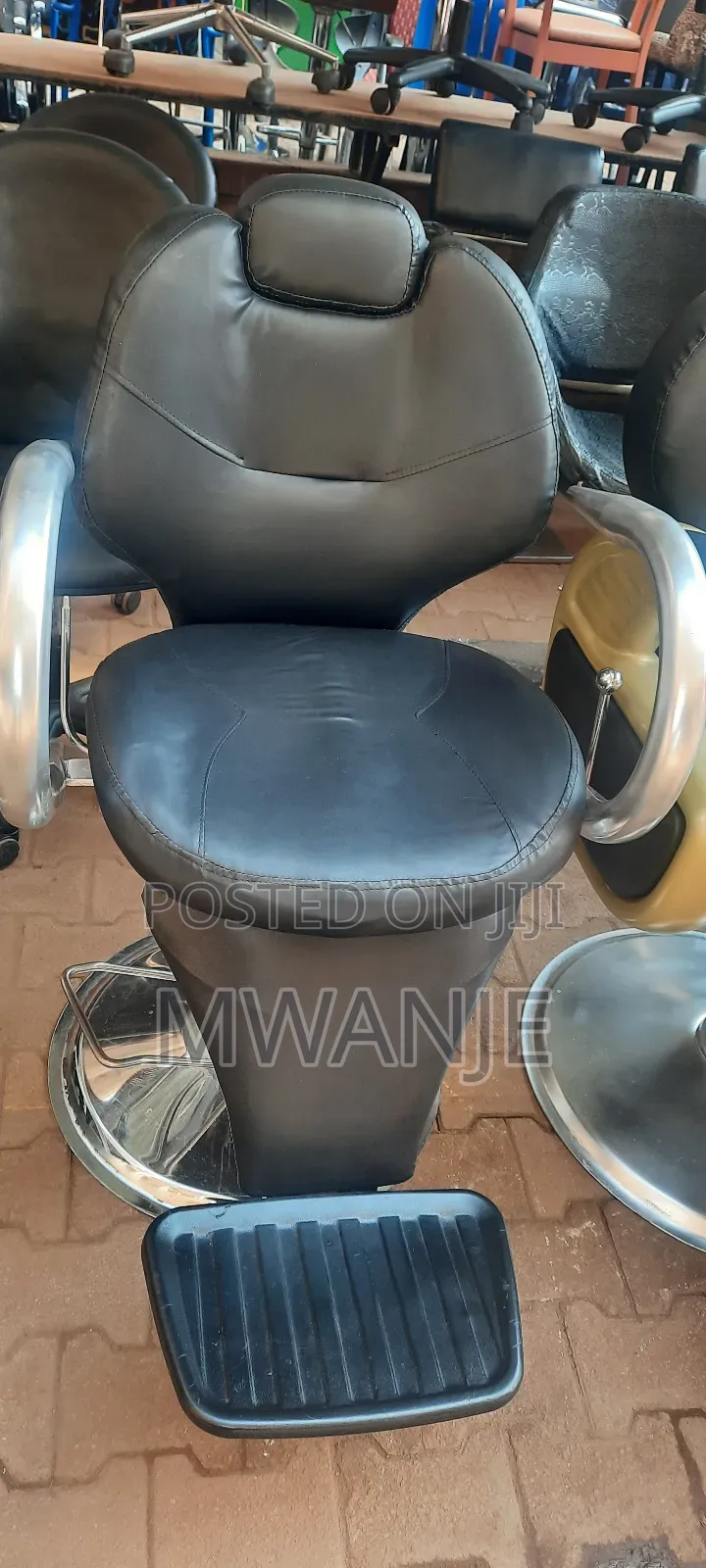 Min Barber Chairs