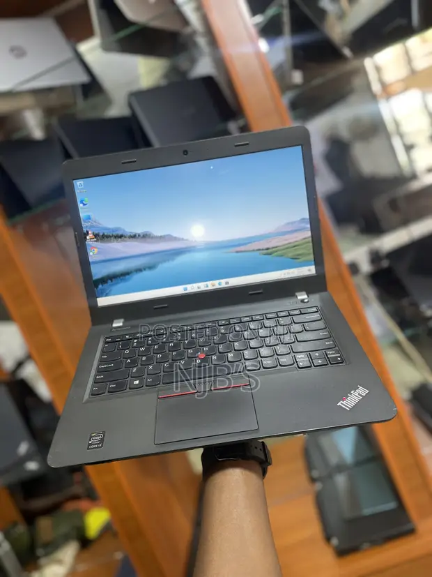【SALE】Lenovo E450（第5世代 Core i3） Lenovo Thinkpad E450 Intel Core i3 (5th Gen) 4GB RAM 500GB