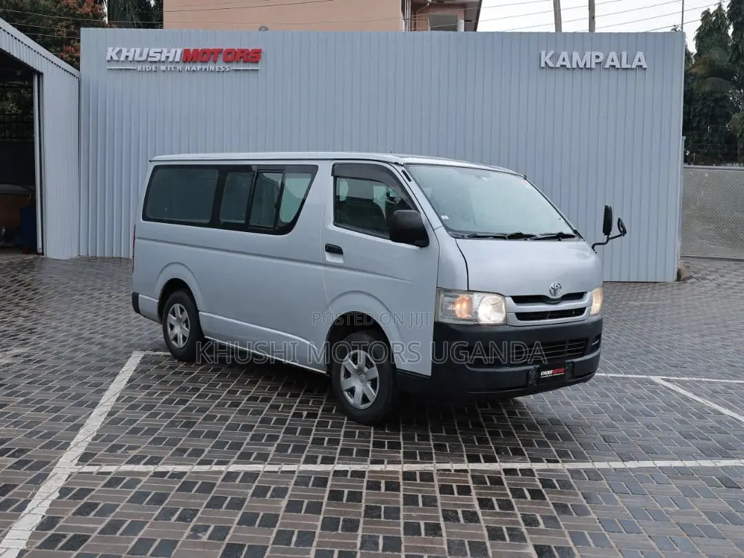 Toyota HiAce 2010 Silver