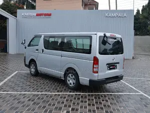 Toyota HiAce 2010 Silver