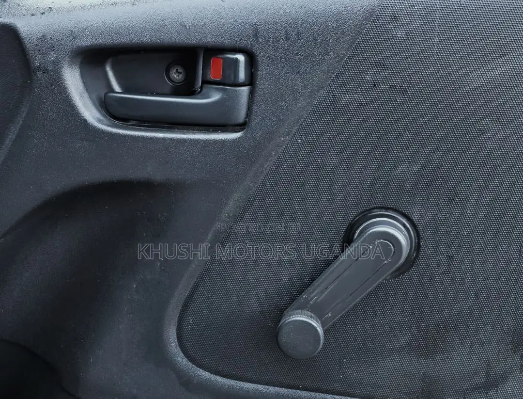 Toyota HiAce 2010 Silver
