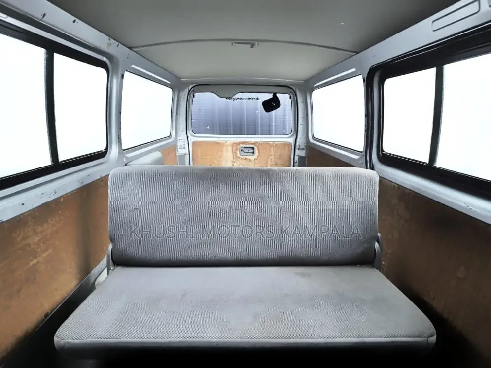 Toyota HiAce 2010 Silver