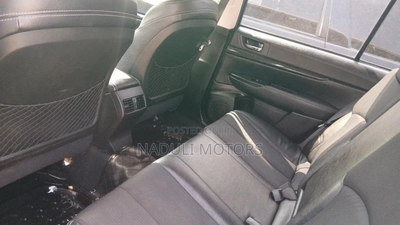 Subaru Legacy 2010 Silver