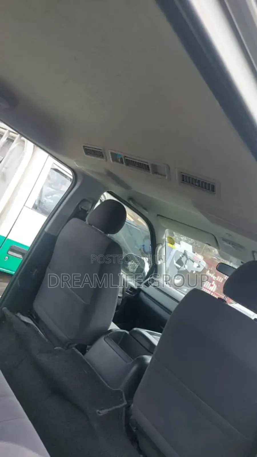 Toyota HiAce 2013 Silver