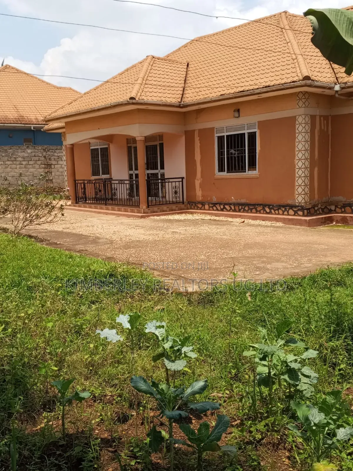 3bdrm House in Division A for sale
