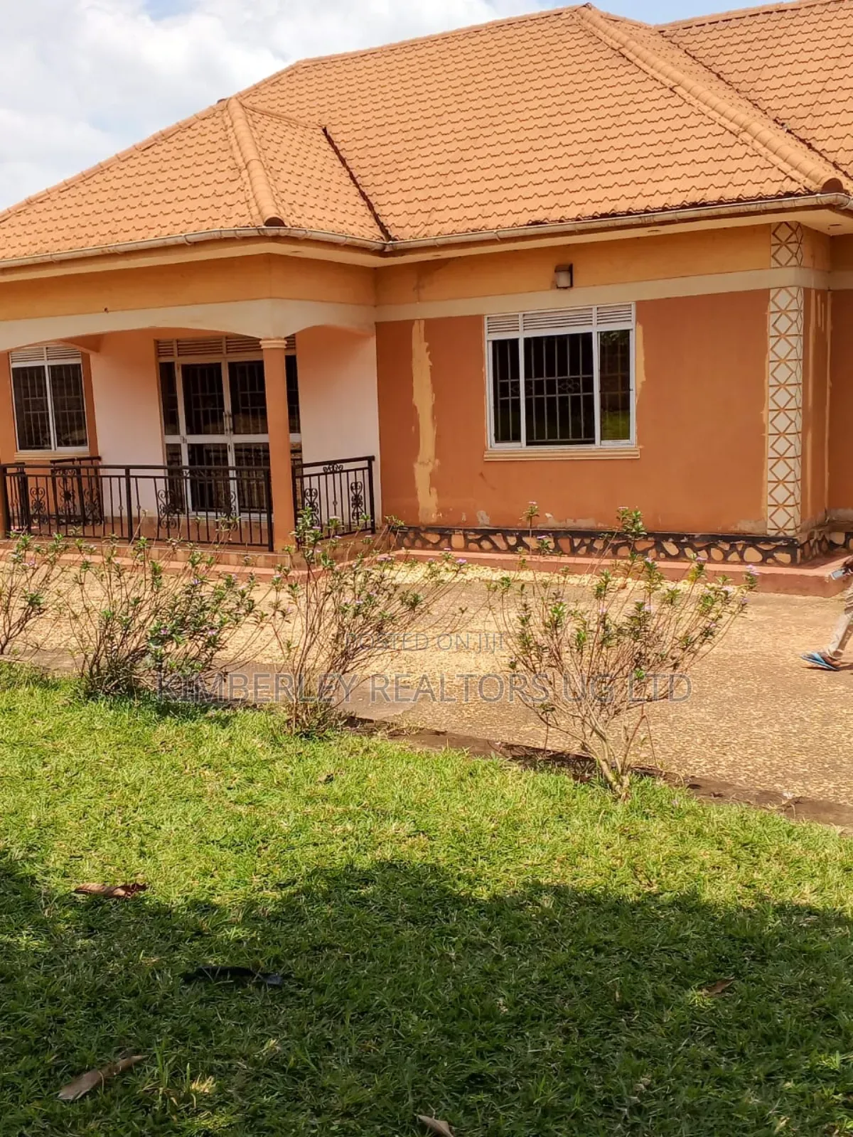 3bdrm House in Division A for sale