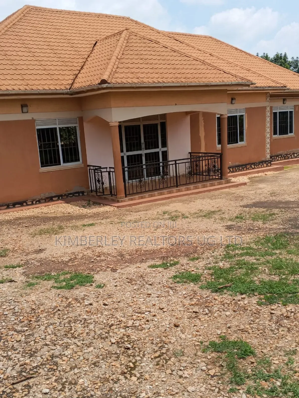 3bdrm House in Division A for sale