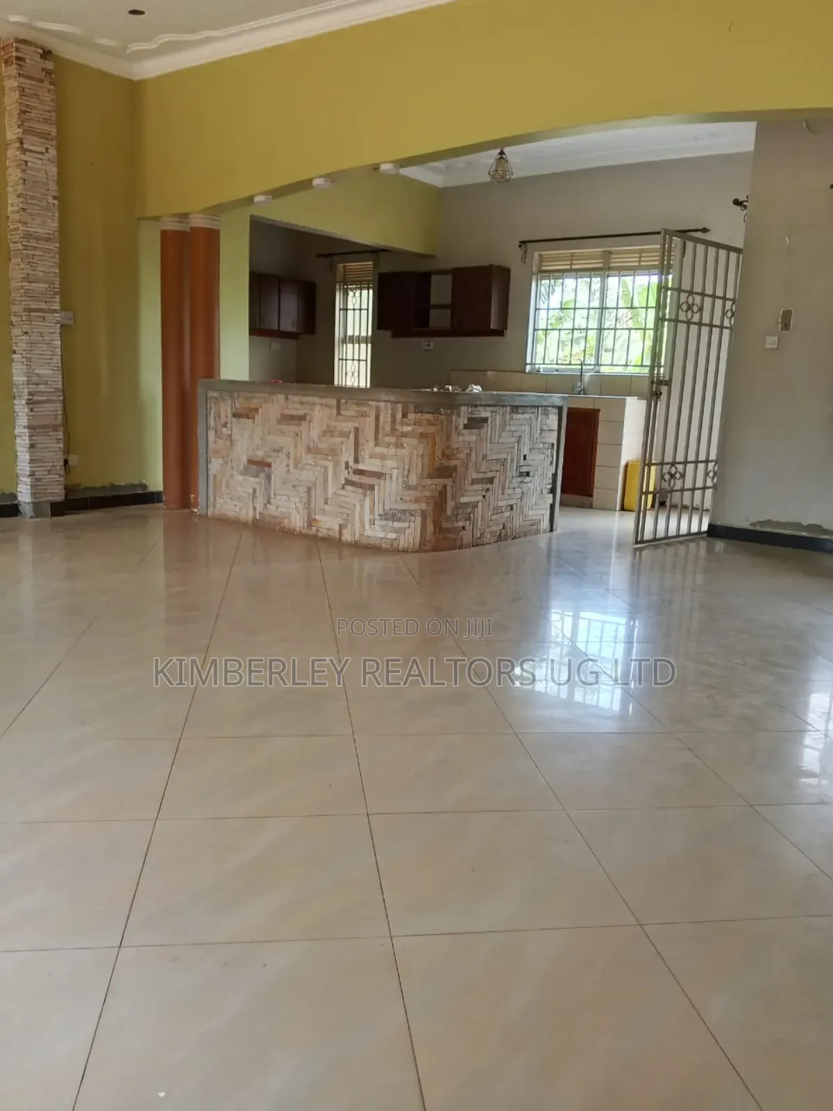 3bdrm House in Division A for sale