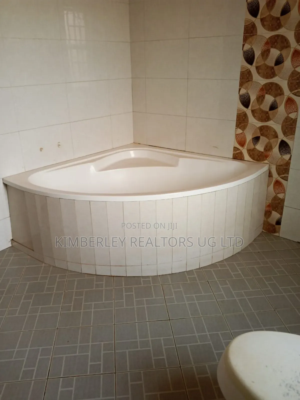 3bdrm House in Division A for sale