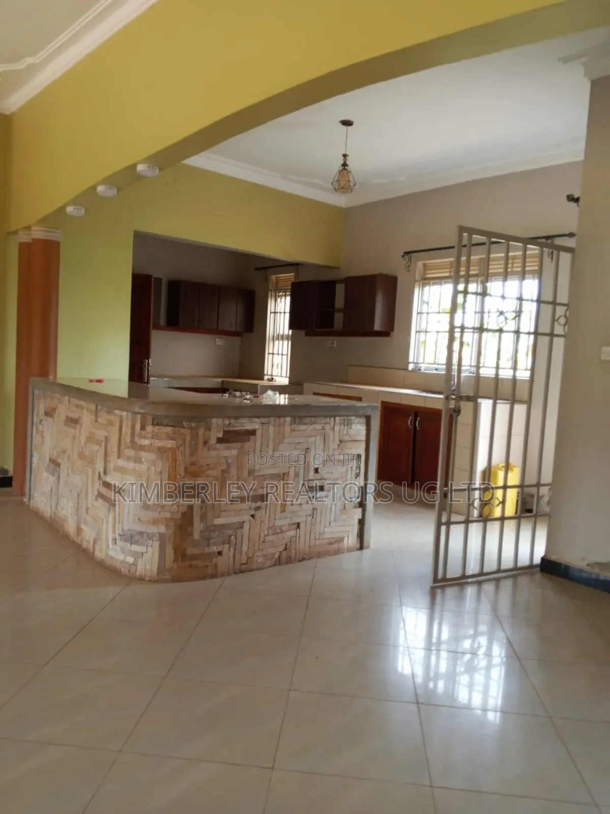 3bdrm House in Division A for sale