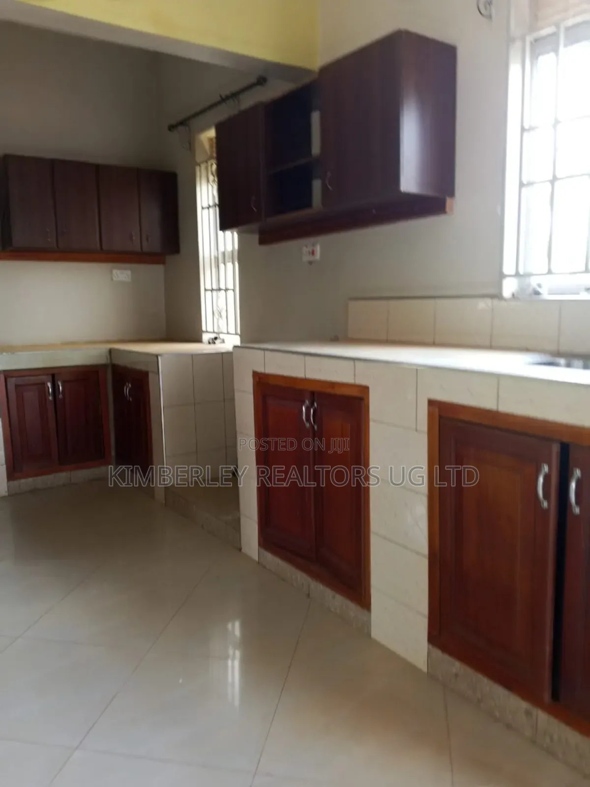 3bdrm House in Division A for sale