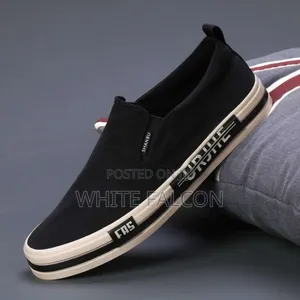 Shanbu Canvas Sneakers With Rubber Sole