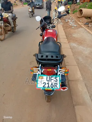 Bajaj Boxer 125 2024 Red