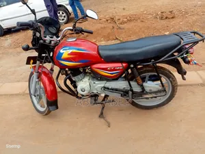 Bajaj Boxer 125 2022 Red