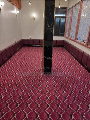 Checked Woolen Carpets Available in All Designs at Favorable Price