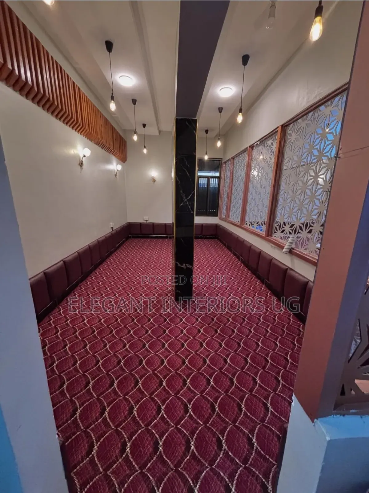 Checked Woolen Carpets at Cheap Price Available in Stock