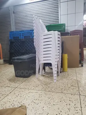 Beautiful Armless Plastic Chairs for Bar
