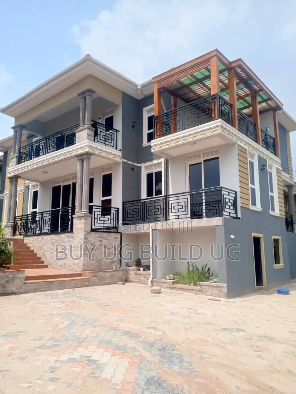 6bdrm Duplex in Kasangati Nangabo, Division B for sale